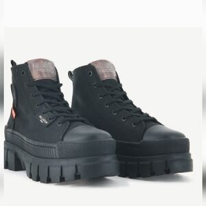 NEW Palladium Revolt Hi Tx Womens Super Cool Punk Stomper Boots Size 8.5 NIB‎